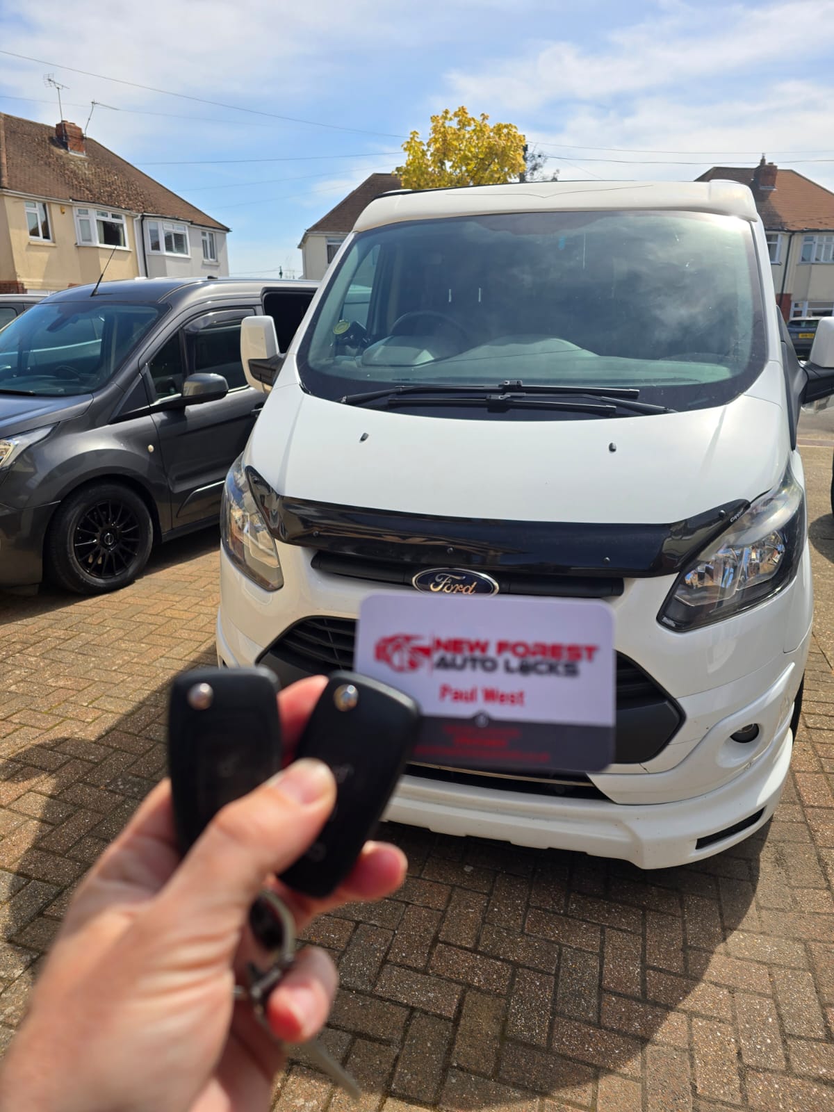 Replacement transponder key cut on-site by mobile locksmith
