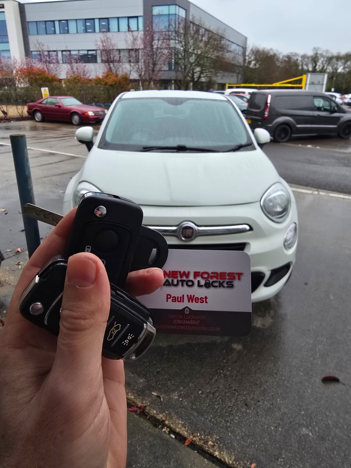 Mobile auto locksmith — non-destructive vehicle unlock